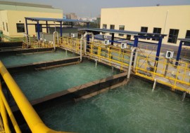 国产成人精品白浆久久69